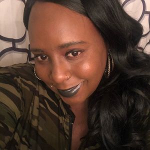 Meet your Posher, Shelba